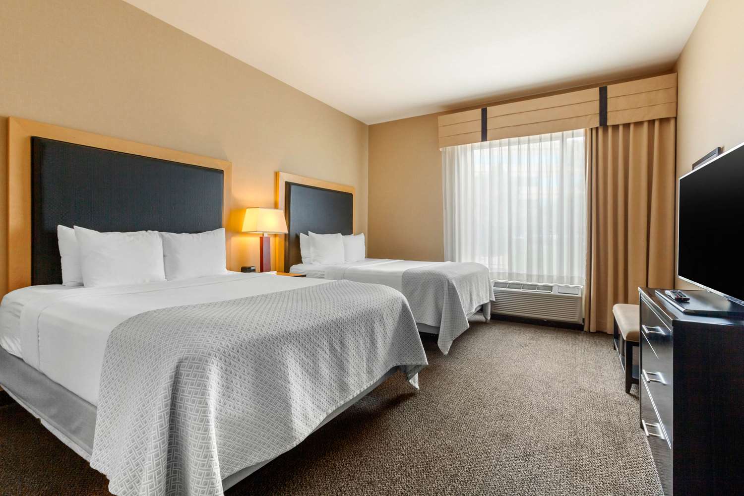 SUITE, 2 QUEEN BEDS, ACCESSIBLE