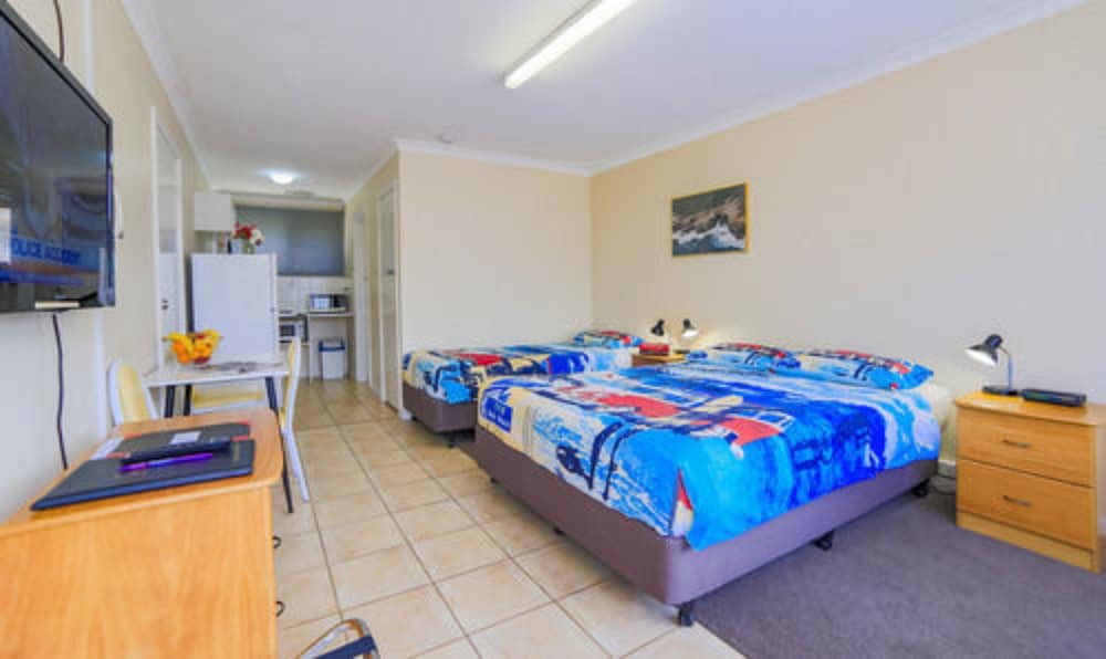 Emu Point Motel 13/70