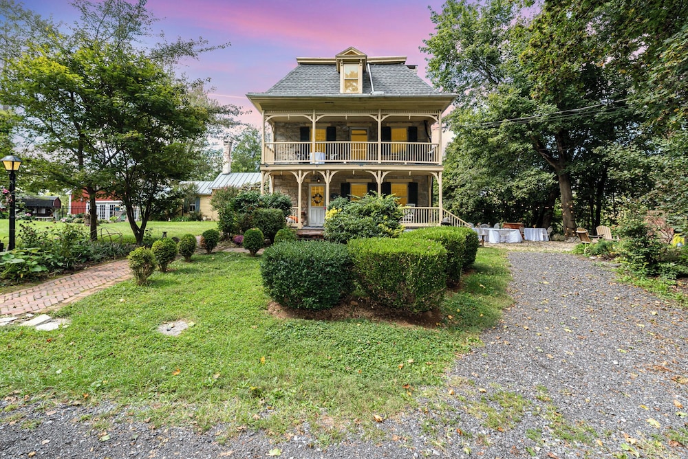 Fallen Tree Farm Bed & Breakfast 43/50