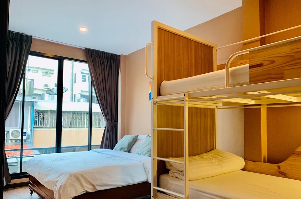 Click Hostel 48/65