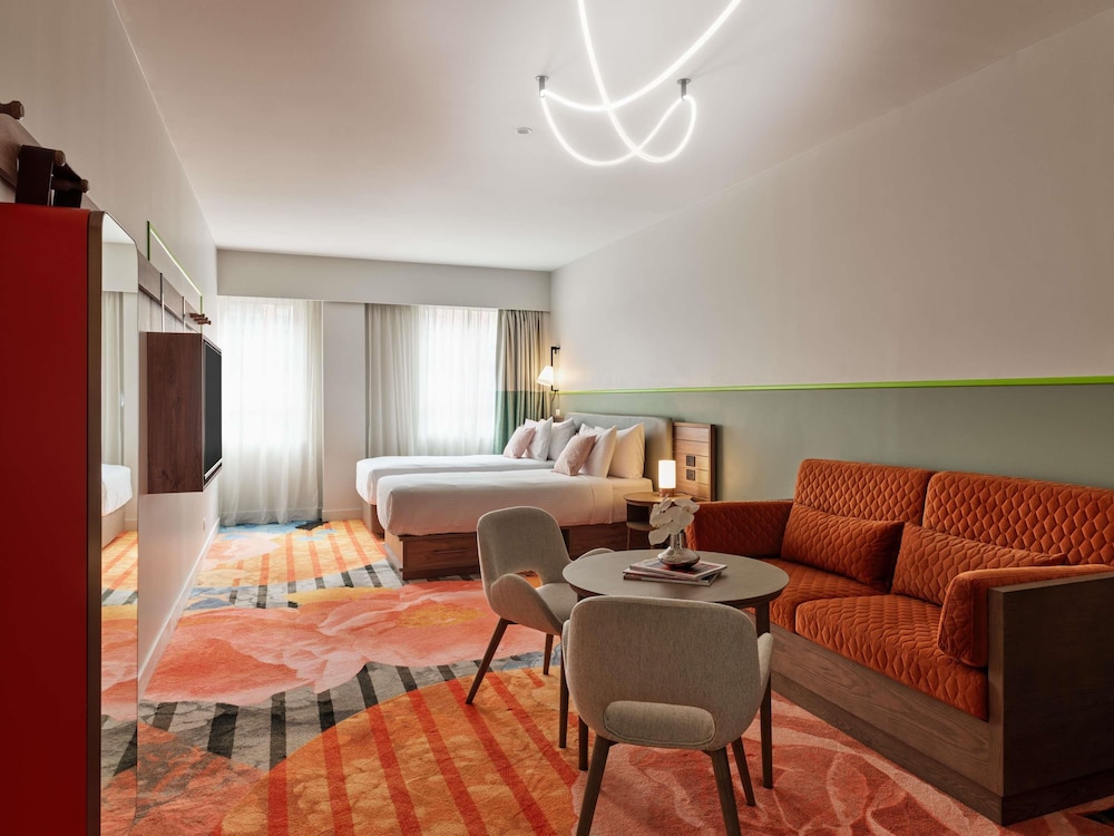 The Clarence Hotel Sydney 32/41