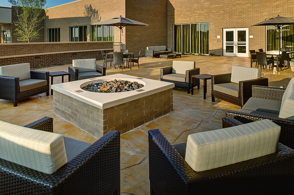 COURTYARD by MARRIOTT DALLAS CARROLLTON 22/49