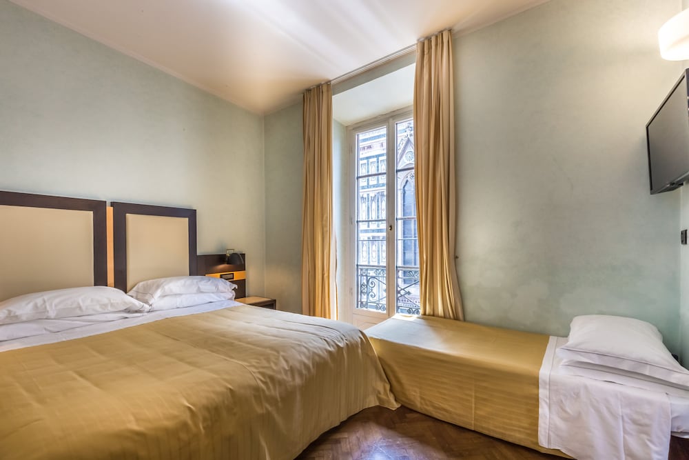 HOTEL DUOMO 33/74