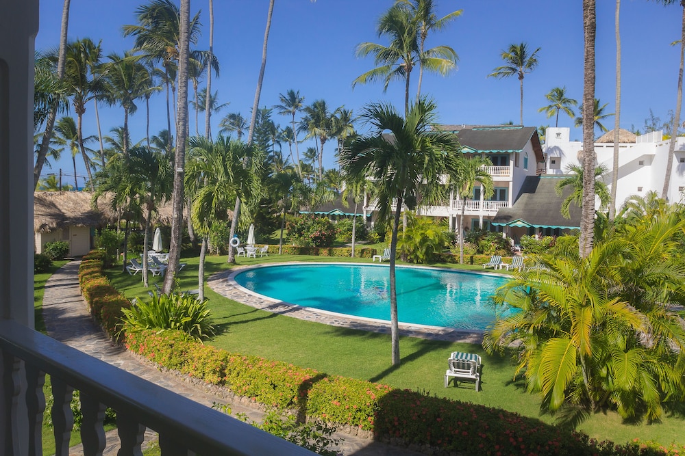 Hotel Playa Colibri 66/72