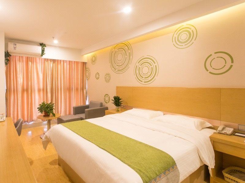 ROOM, DOUBLE BED