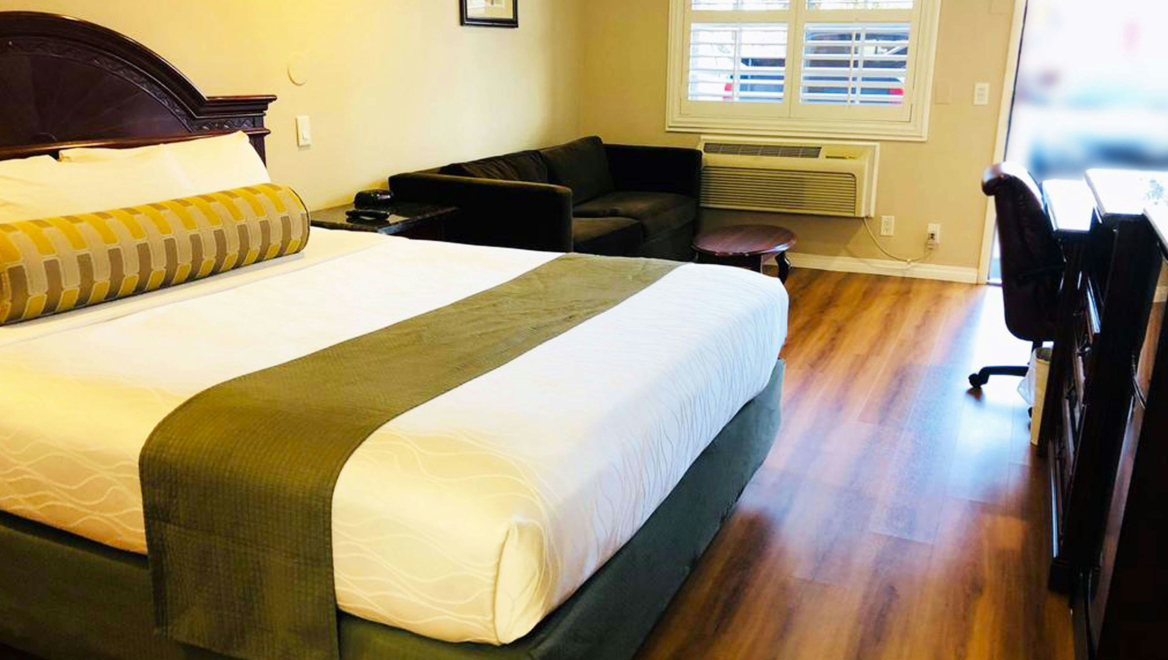 Dynasty Suites Hotel Riverside 15/50