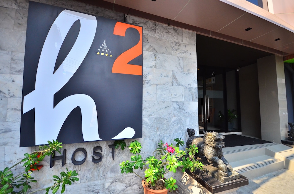 H2 Hotel 8/48