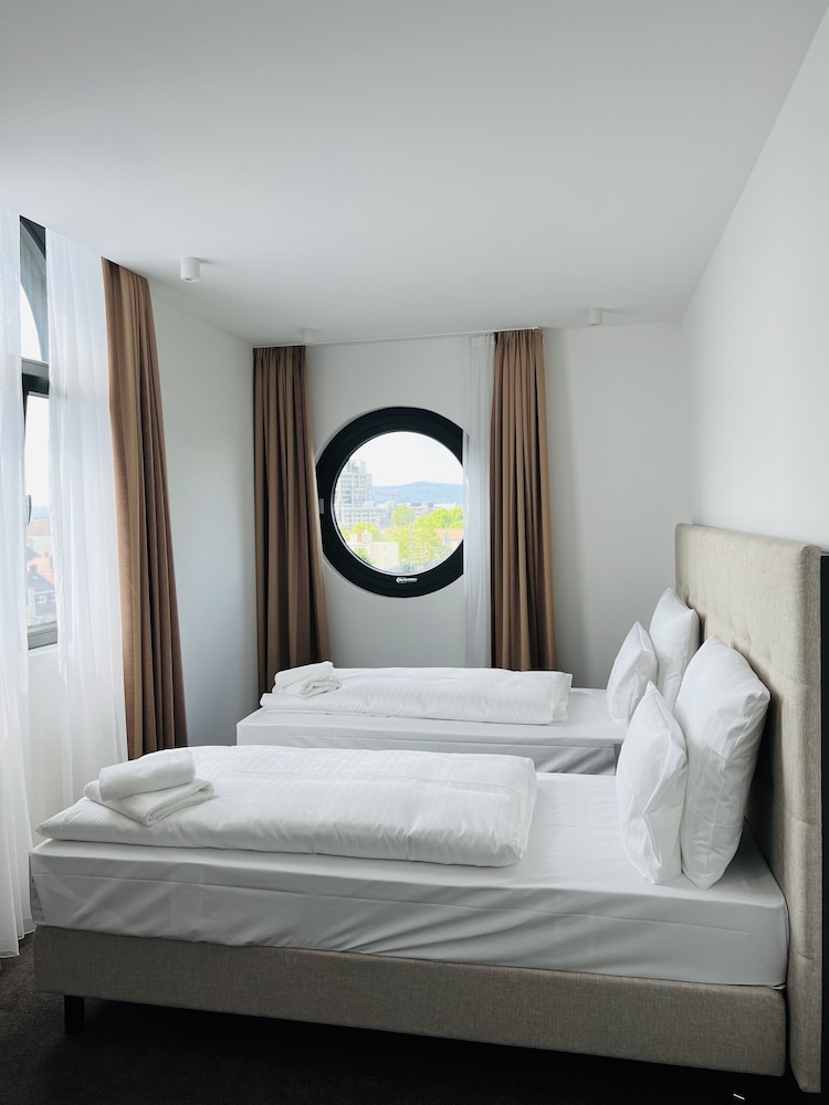 STANDARD, TWIN BEDS