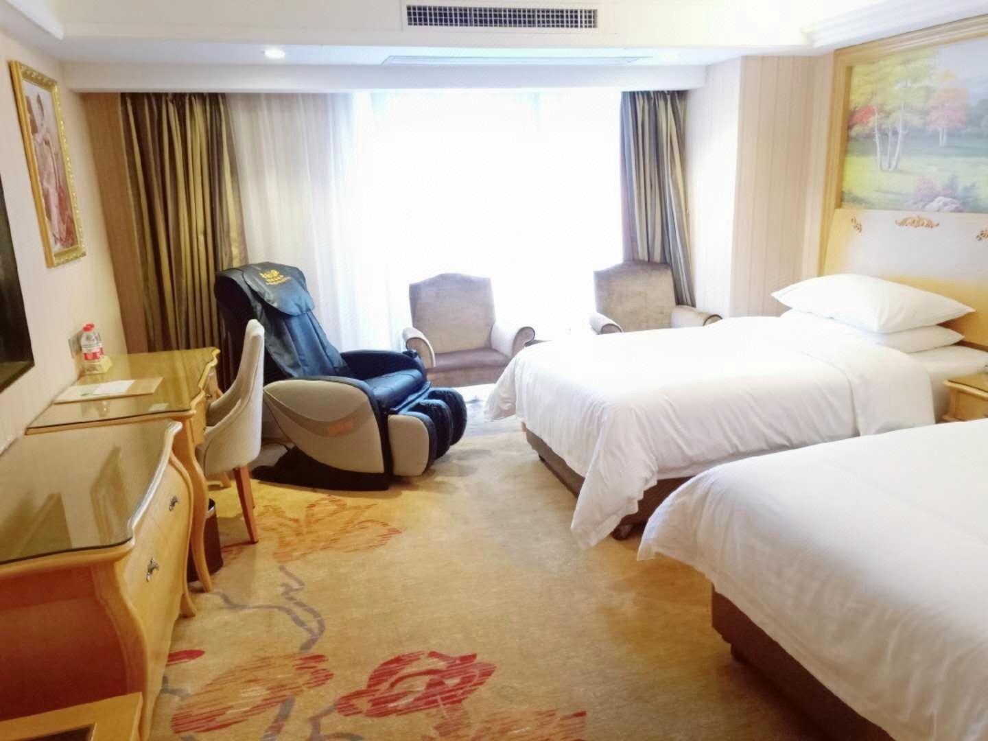 Vienna International Hotel (Wuhan Polar Ocean World) 23/50
