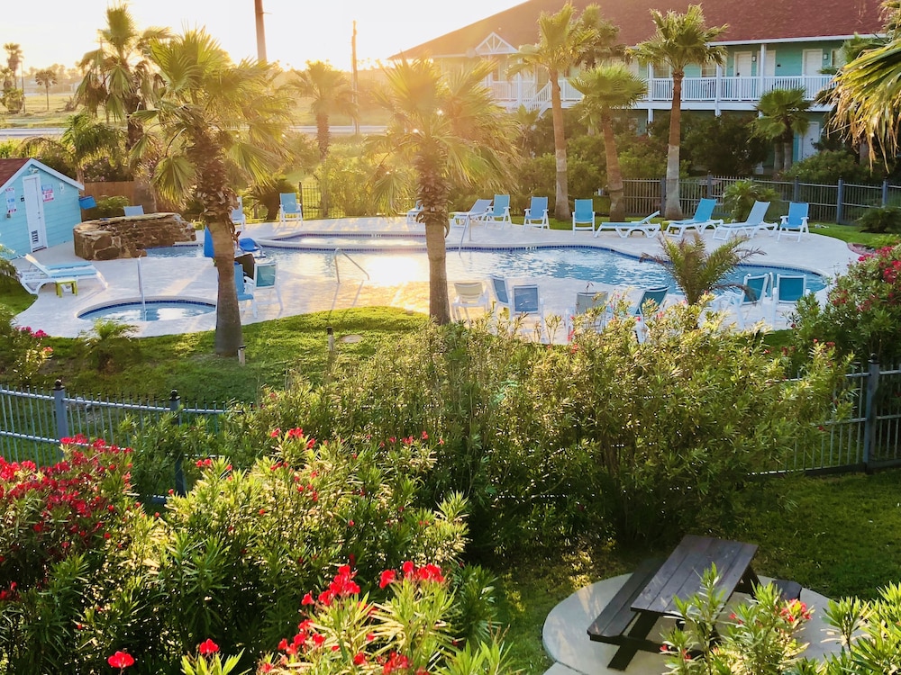 Days Inn by Wyndham Port Aransas TX 18/34