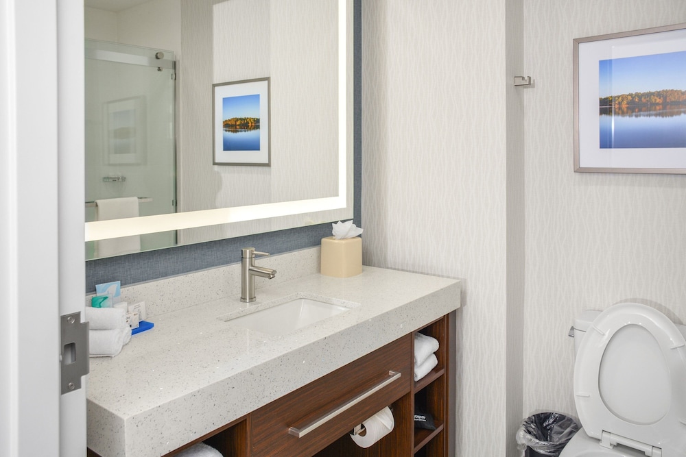Four Points by Sheraton Fayetteville Fort Liberty 41/41