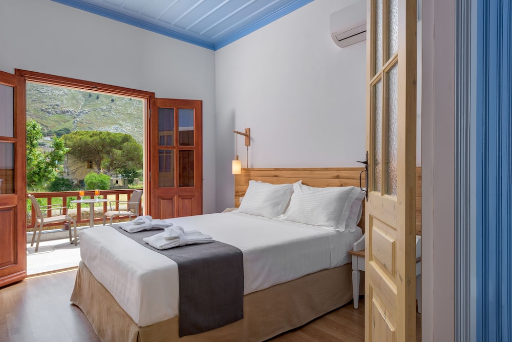 Deluxe, Apartment, Double Bed, Sea View, Sofa, Balcony
