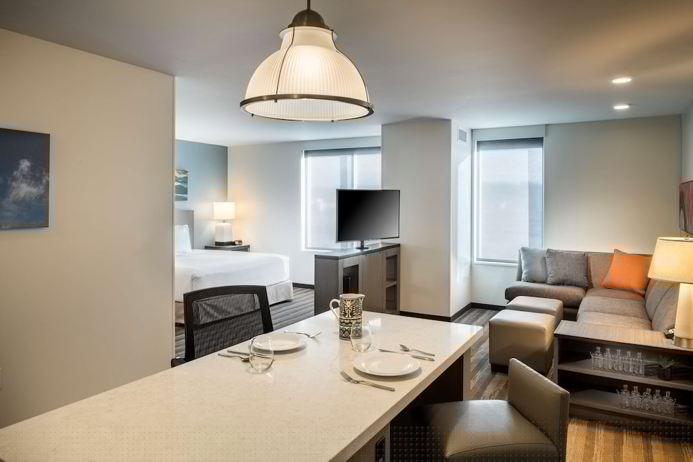 Hyatt House East Moline/Quad Cities 42/47