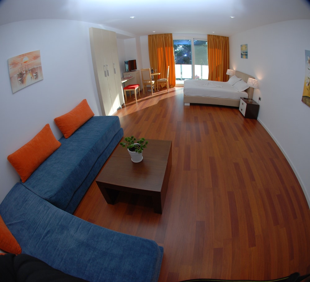 Nemesis Hotel 33/50