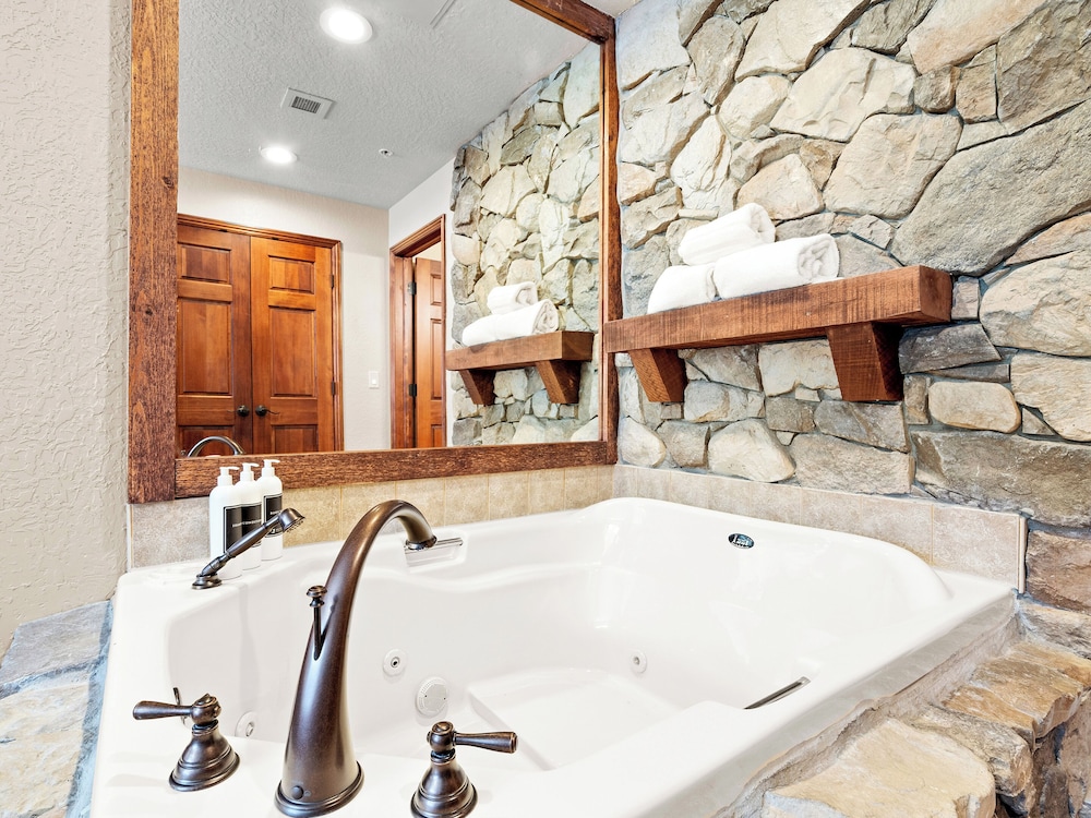 Canyons Village Condos By All Seasons Resort Lodging 65/66