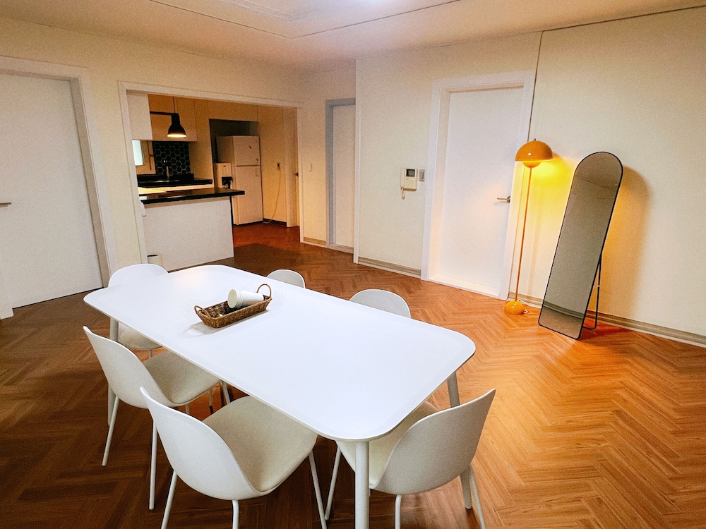 JNINE Guest House 45/59