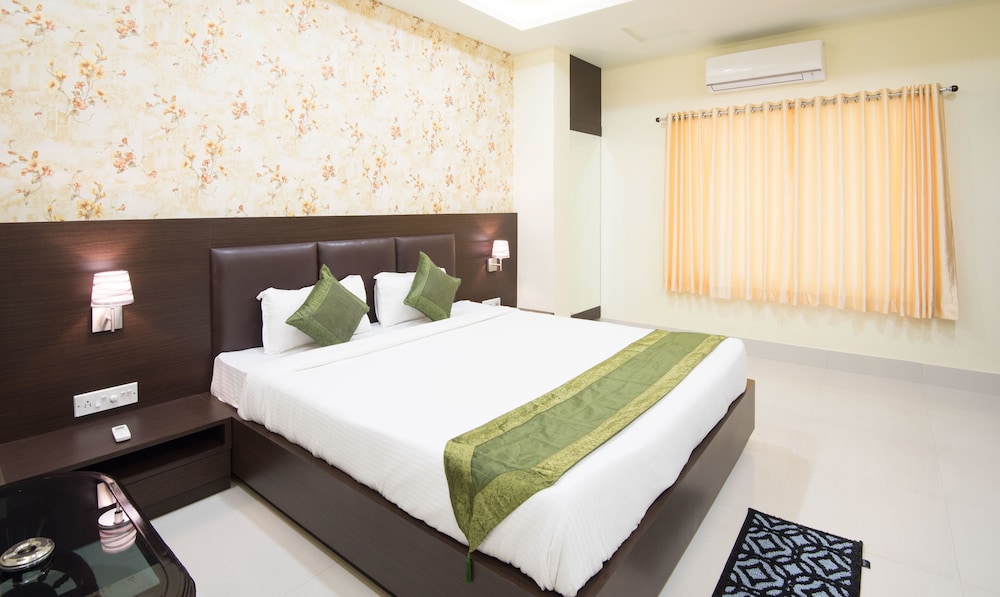 Treebo King's Court Bhubaneshwar 6/30