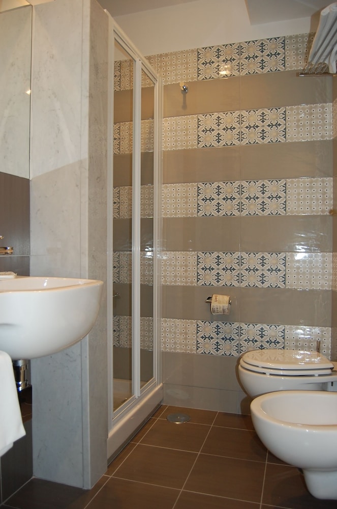 Hotel Zeus Pompei 50/50