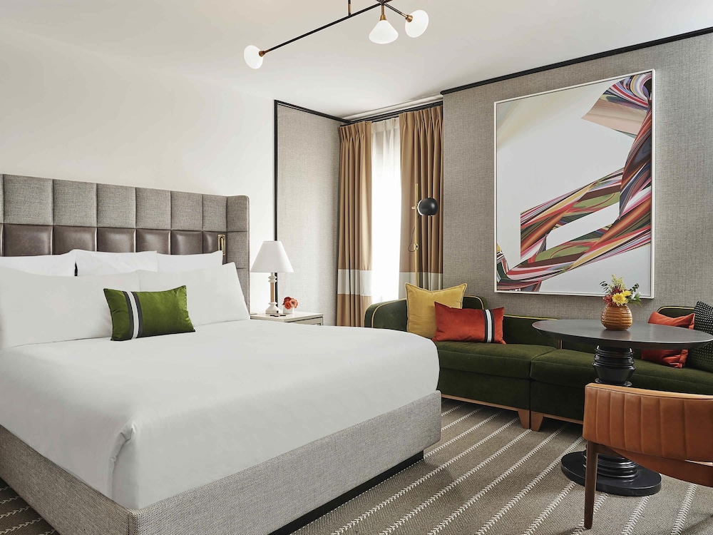 LUXURY, SUITE, KING BED