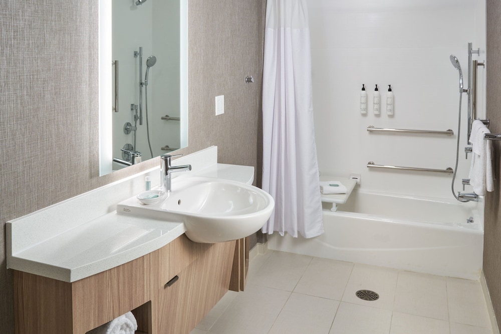 SpringHill Suites by Marriott Winter Park 23/26