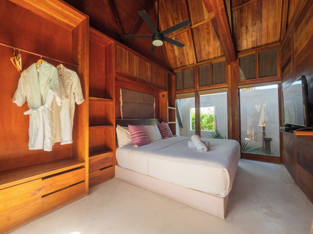 Hotel Punta Caliza 15/48
