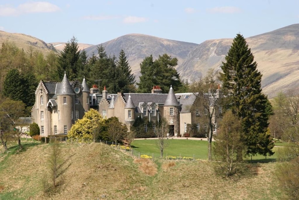 Dalmunzie Castle Hotel 73/77