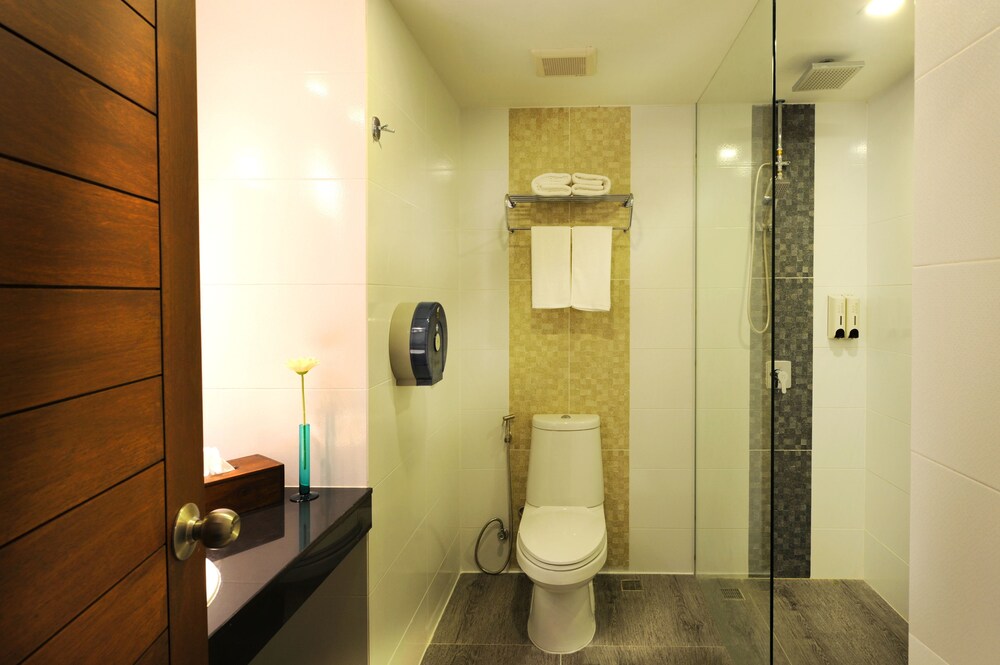 Grand Ratchapruek Hotel 15/70