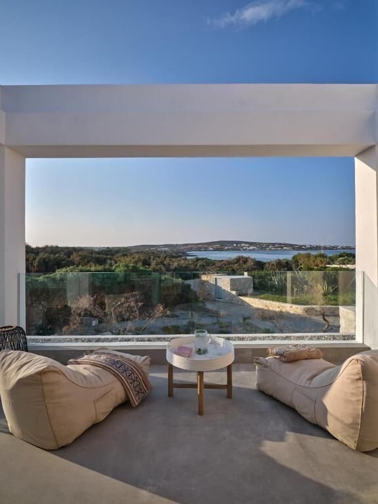 Empire Luxury Villas 19/48