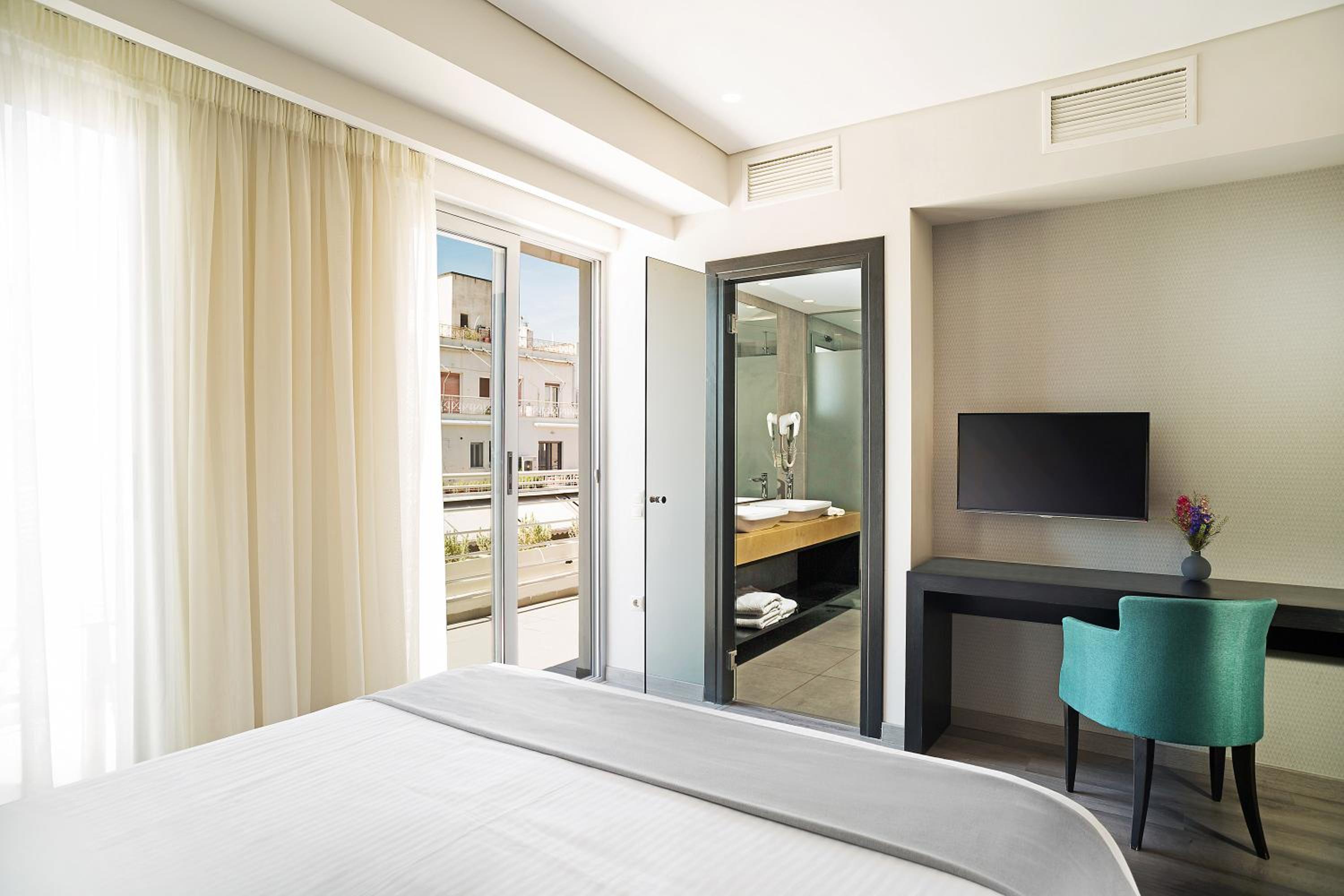 غرفة ديلوكس بسرير مزدوج بشرفة، Lozenge Hotel 3/10