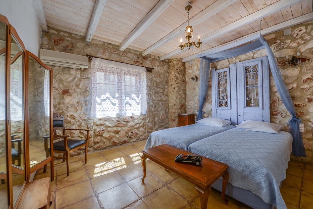 Orfos Villas 10/50