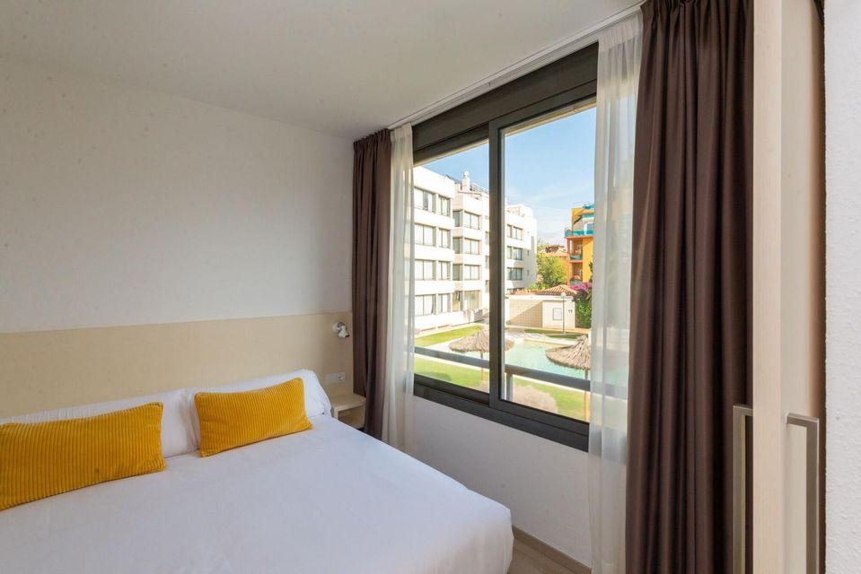 Superior, Apartment, Single Bed, Pool View