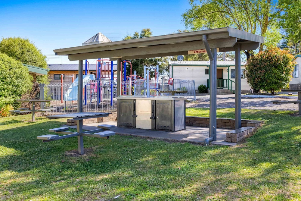 EUREKA STOCKADE HOLIDAY PARK 74/80