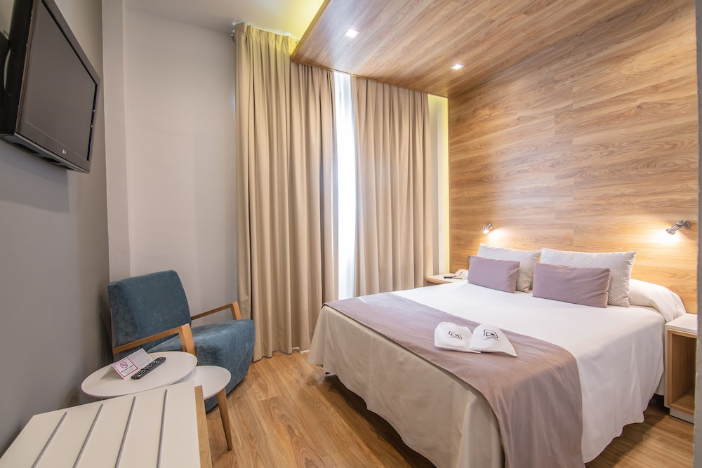 ECONOMY, SINGLE, DOUBLE BED