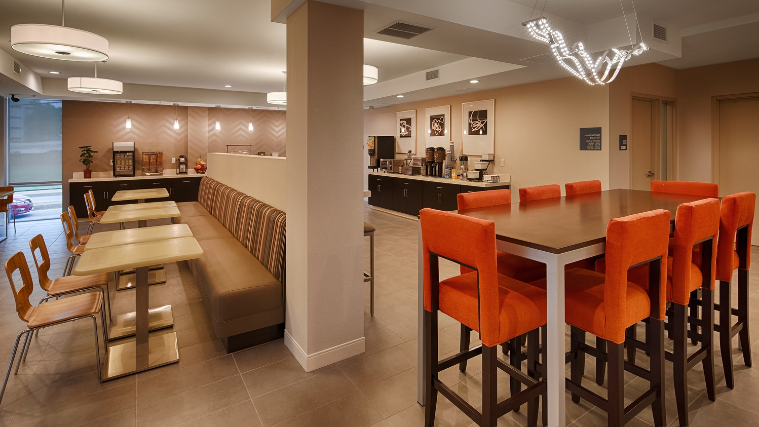La Quinta Inn and Suites by Wyndham Tulsa Downtown - Route 66 6/14