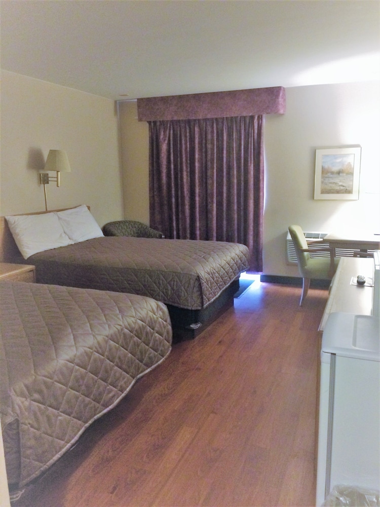 Coastal Inn Sackville 8/55