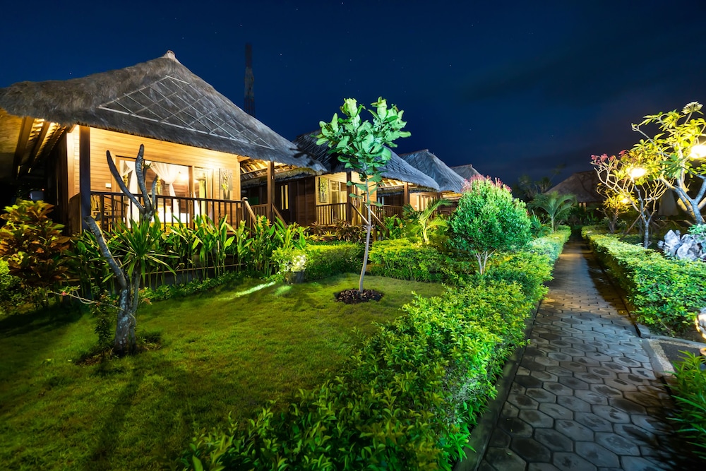 Laguna Reef Huts 60/70