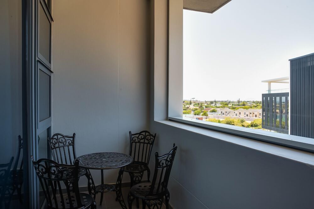 Axis Luxury Apartments 12/25