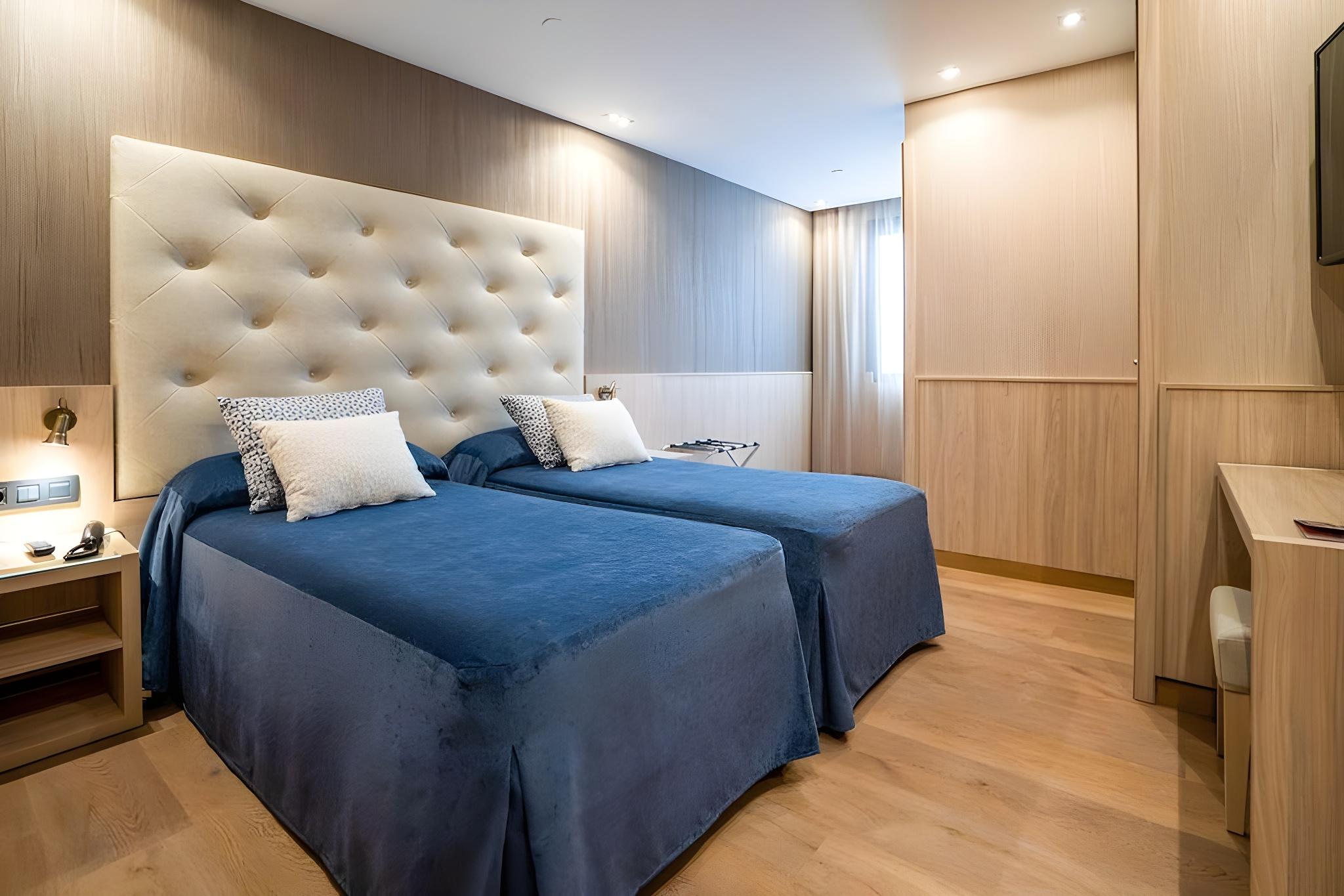 Room, Single, Double or Twin Bed