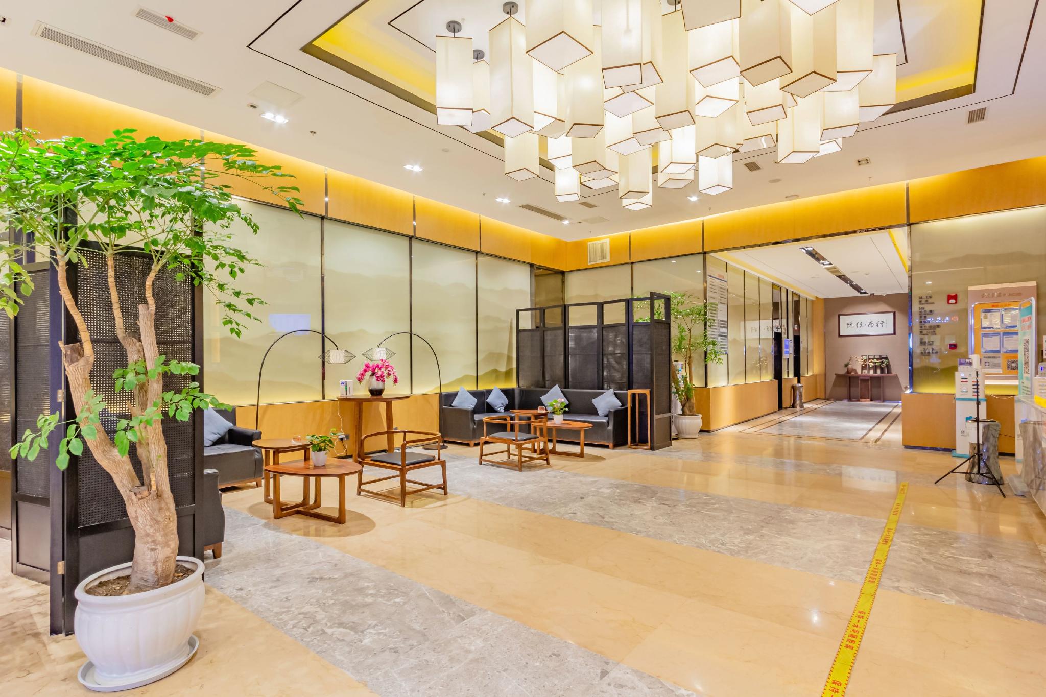 Vienna International Hotel (Chengdu West Railway Station Qingyang Wanda) 38/47
