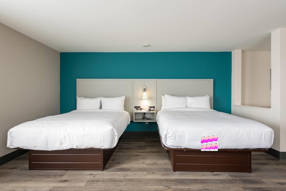 Upgrade, Suite, 2 Queen Beds