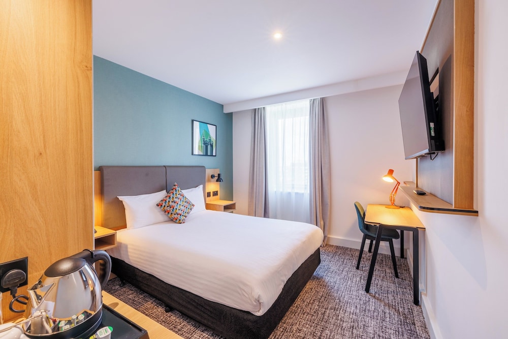 غرفة قياسية بسرير فردي، Holiday Inn Stevenage 3/7