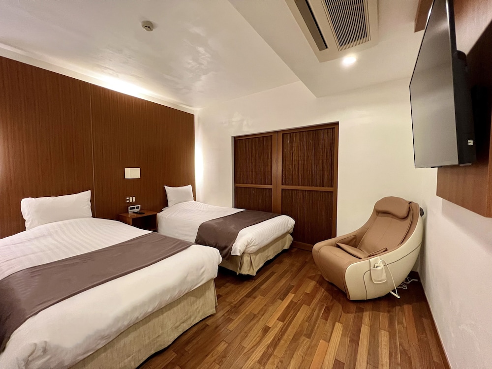 DELUXE, TWIN BEDS
