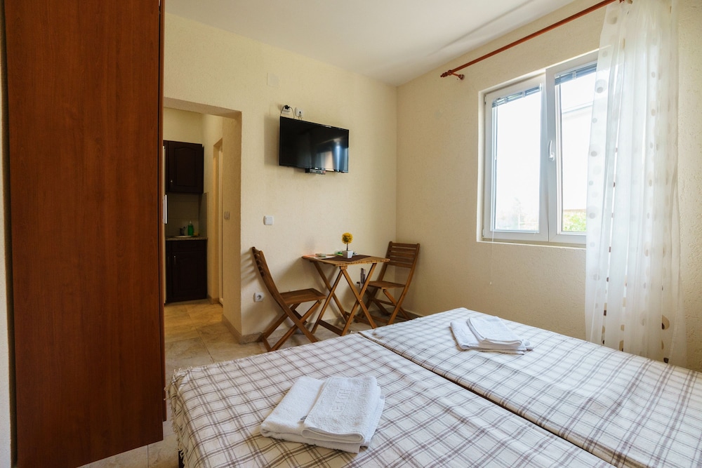 Apartments Lora 13/50