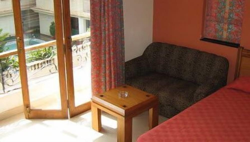Renzo's Inn 27/50