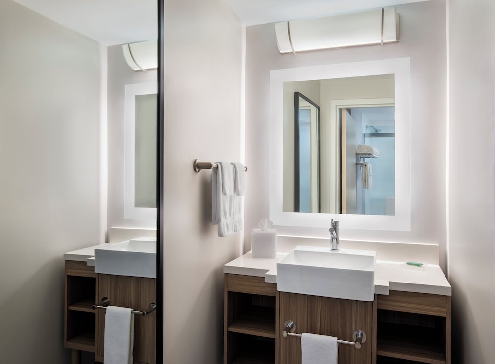 جناح بسريرين كوين مع سرير سحّاب إضافي، Springhill Suites Pittsburgh Mills 6/10