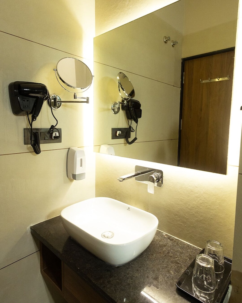 Hotel Rock Regency 53/55