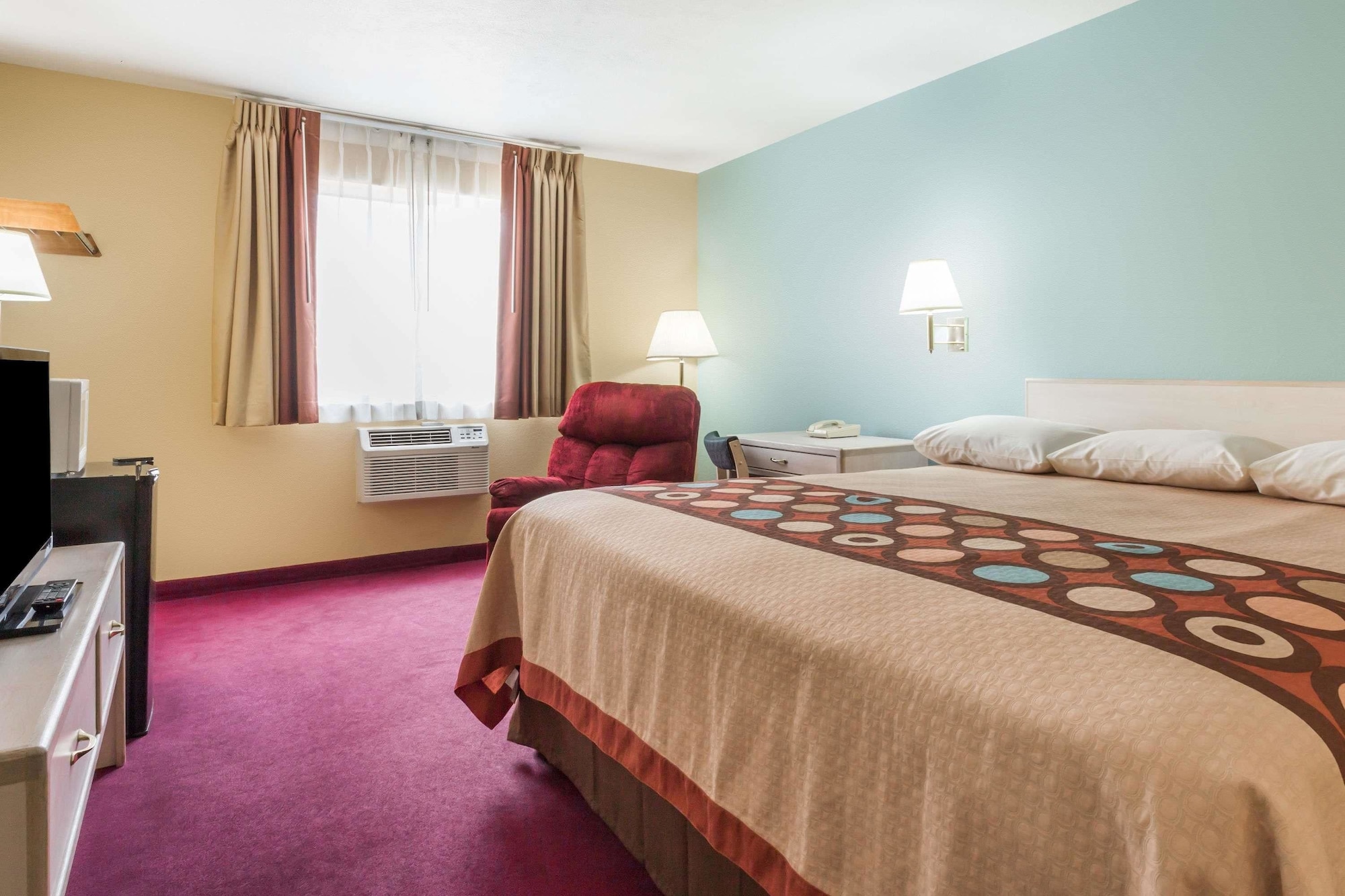 Suite, King Bed