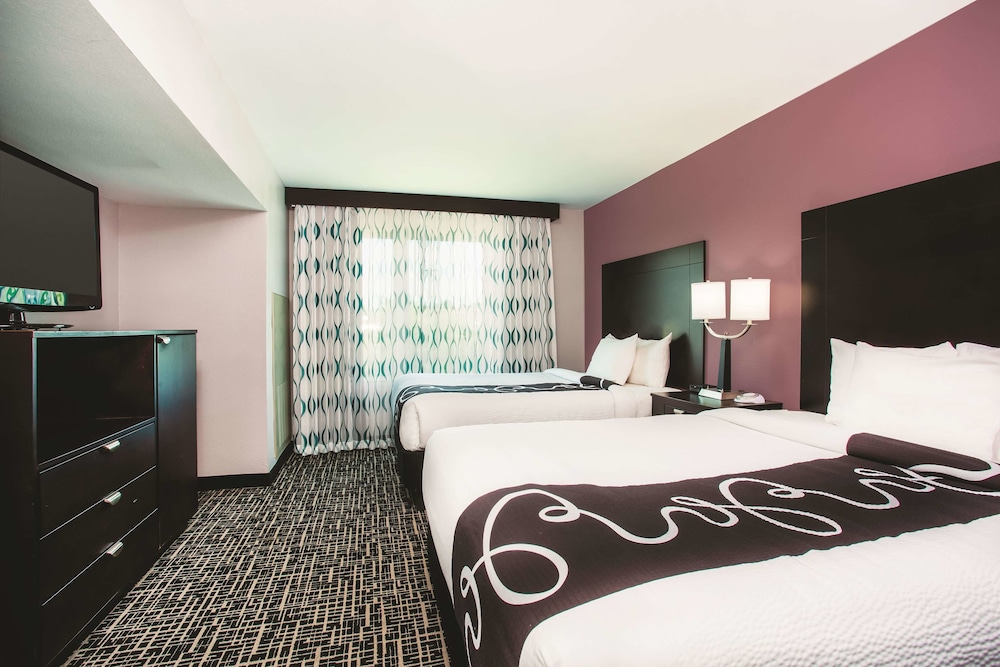 La Quinta Inn & Suites by Wyndham Russellville 9/35