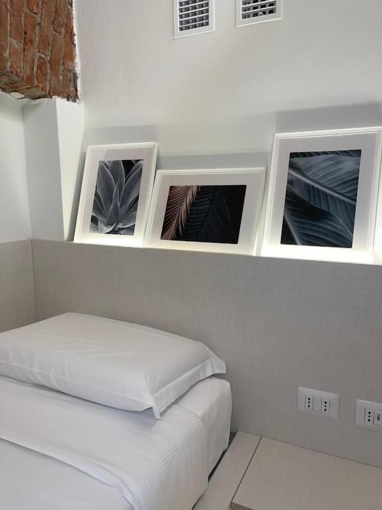 Easy Milano Rooms And Apartments Navigli 12/46