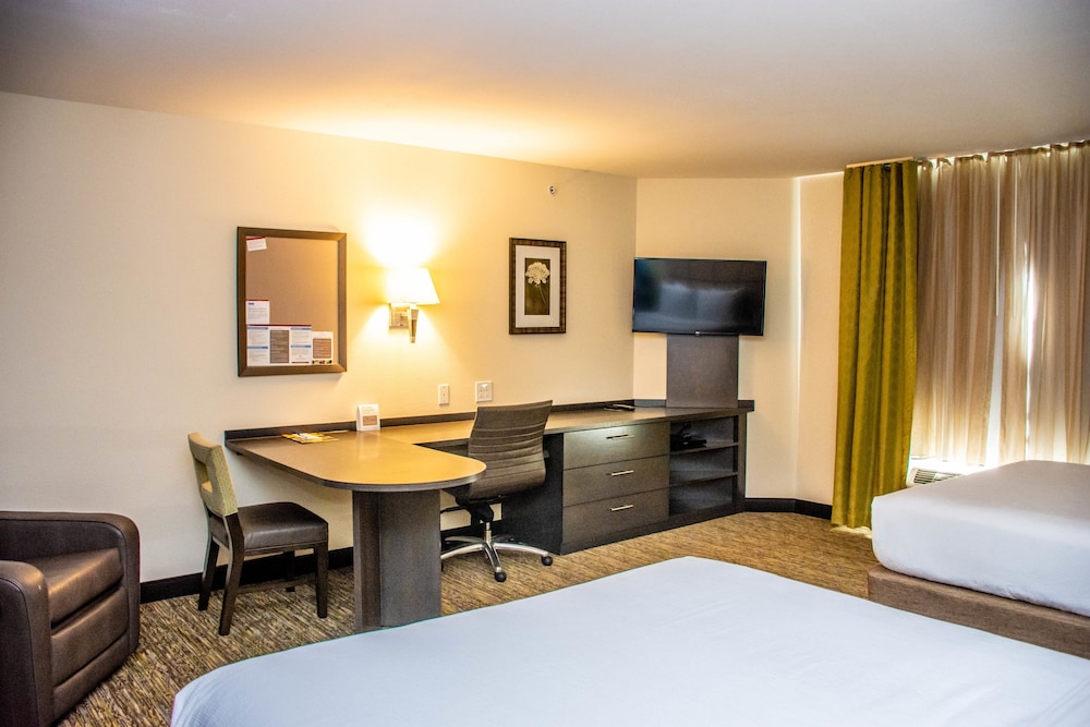 CANDLEWOOD SUITES OVERLAND PARK 16/59